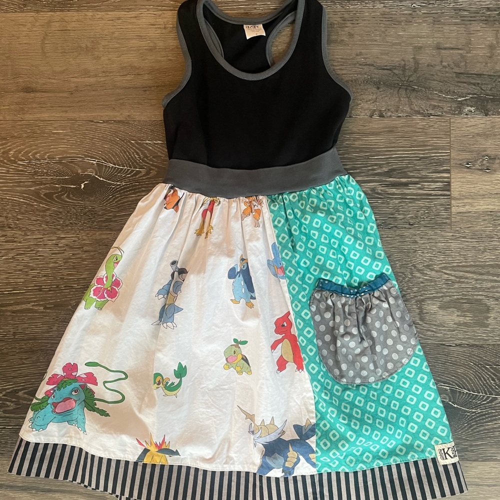KPea Sz 8 Pokémon themed girls dress